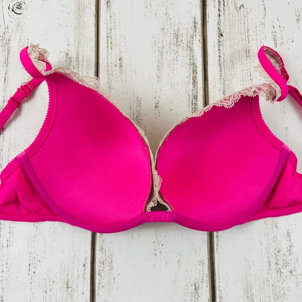 32D Victoria’s Secret Push Up Bra - Picture 8 of 11